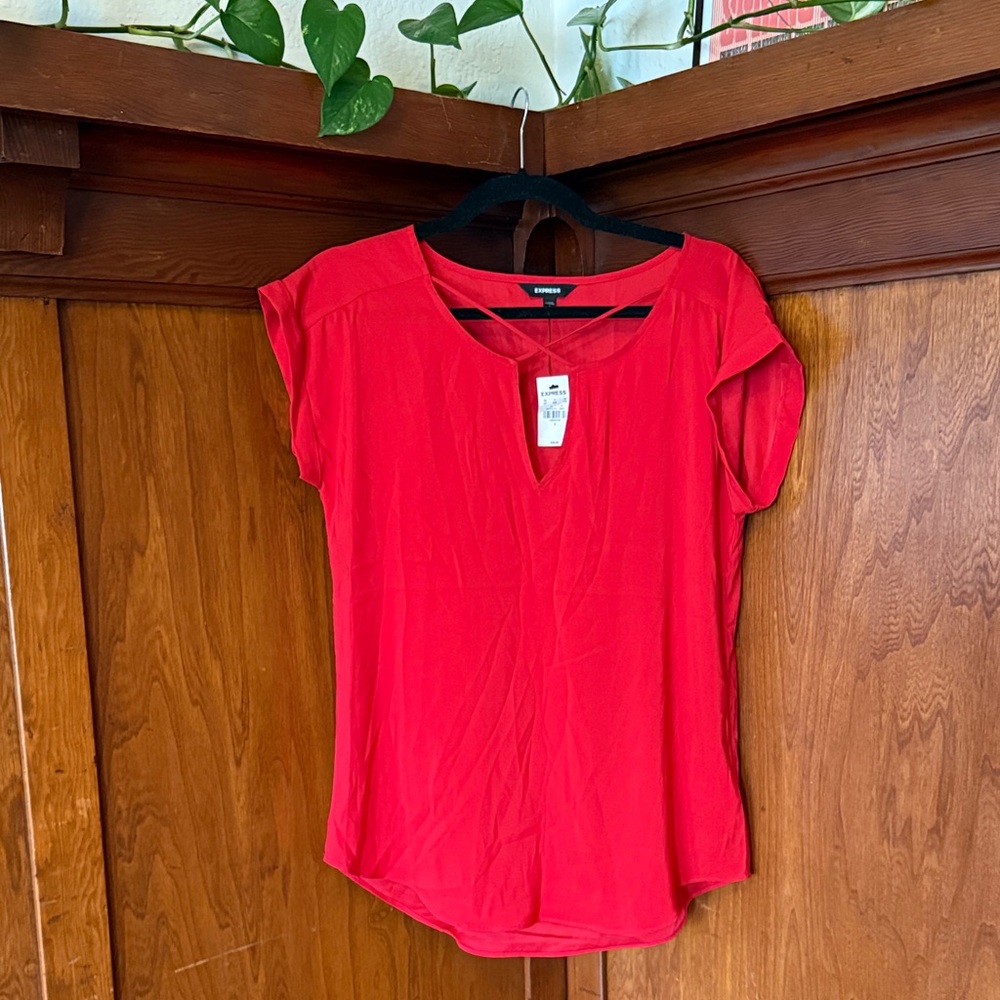 Express Women's Red Short Sleeve Gramercy Tee